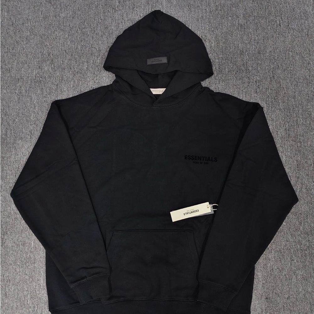 ESSENTIALS ALL BLACK SET MEDUIM-LARGE FIT